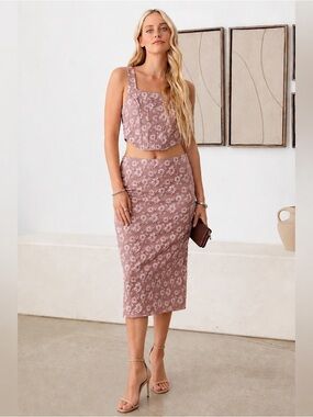 Le Lis Floral Lace Two-Piece Midi Set – Medium